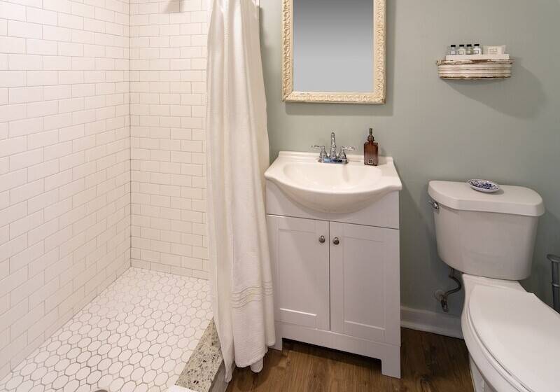 Katy House Bed And Breakfast