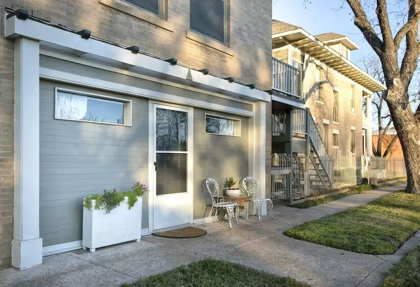 Katy House Bed And Breakfast