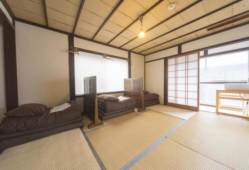 הוסטל Book & Guesthouse Hitotomaru