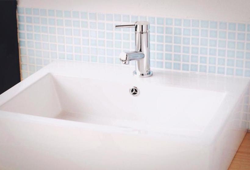 הוסטל Book & Guesthouse Hitotomaru