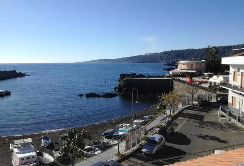 B&b La Spiaggetta Di Stazzo