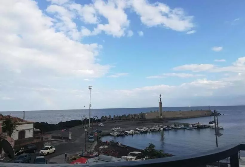 B&b La Spiaggetta Di Stazzo