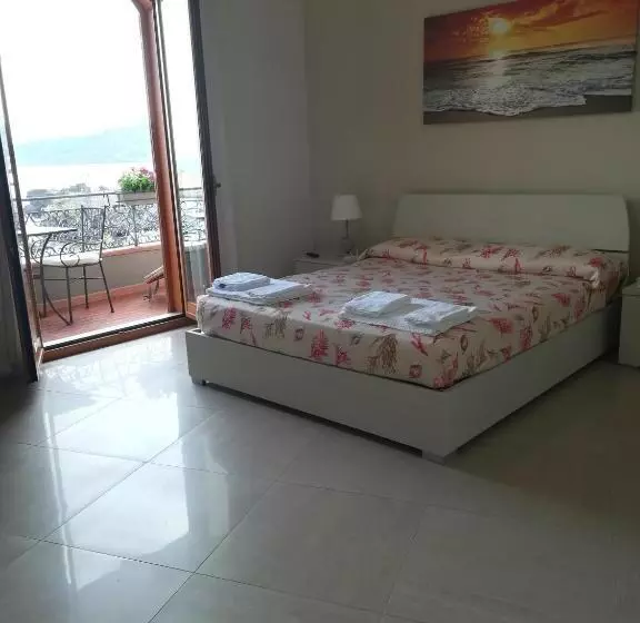 B&b La Spiaggetta Di Stazzo