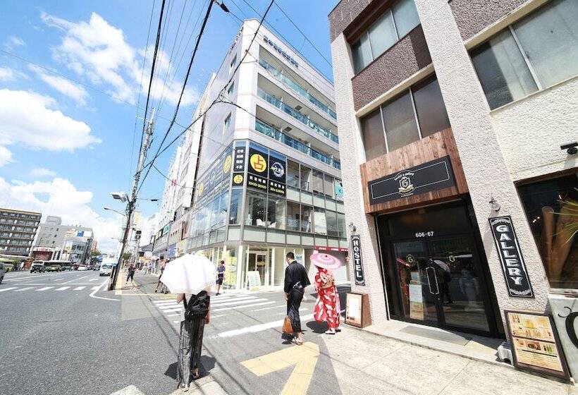 Hostel&gallerygisgood