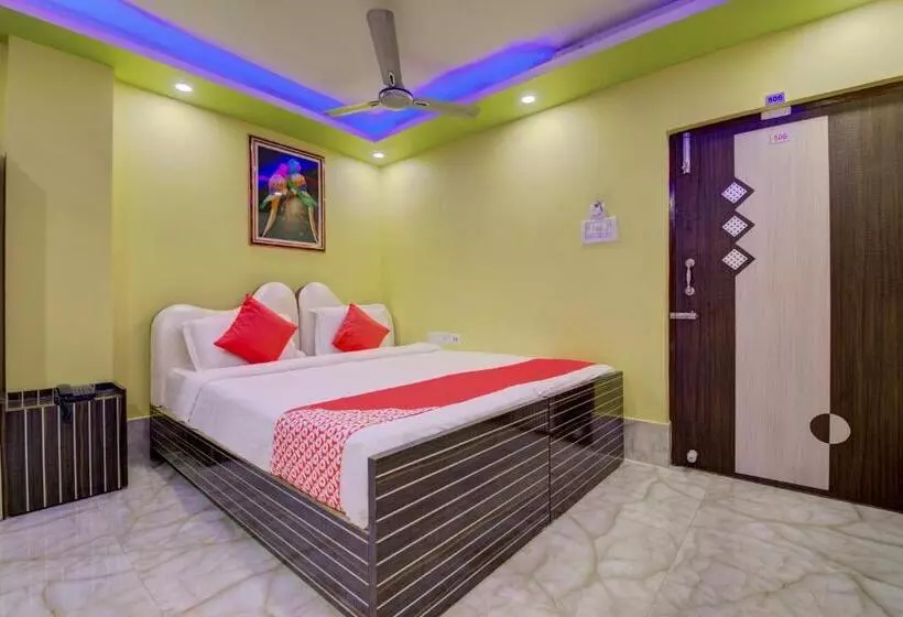 ホテル Collection O Raj Guest House Near Kolkata Airport