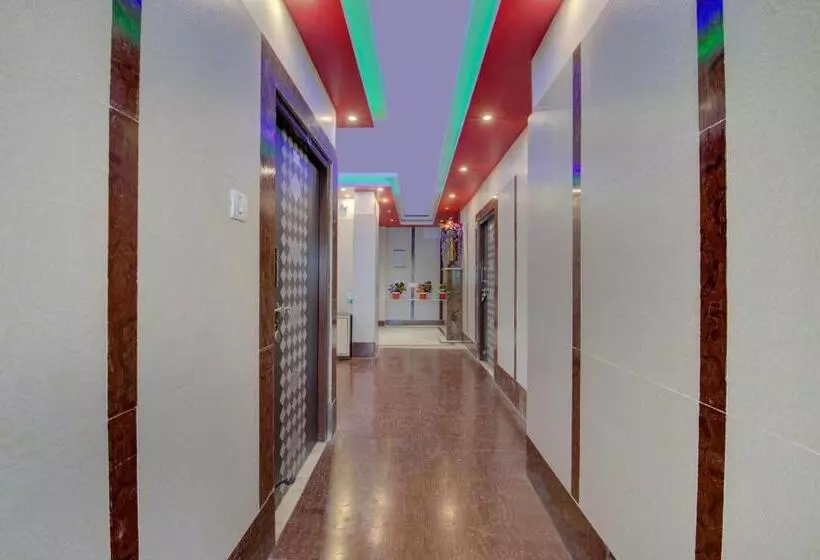 ホテル Collection O Raj Guest House Near Kolkata Airport