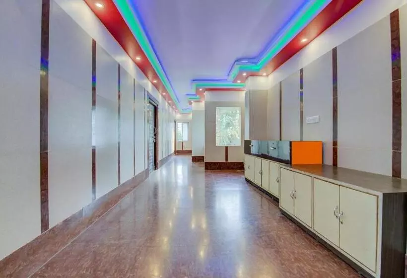 ホテル Collection O Raj Guest House Near Kolkata Airport