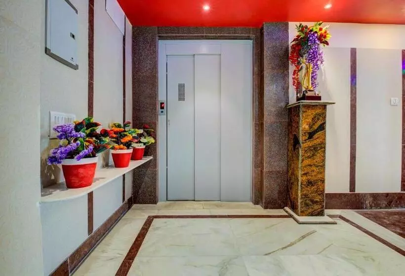 ホテル Collection O Raj Guest House Near Kolkata Airport