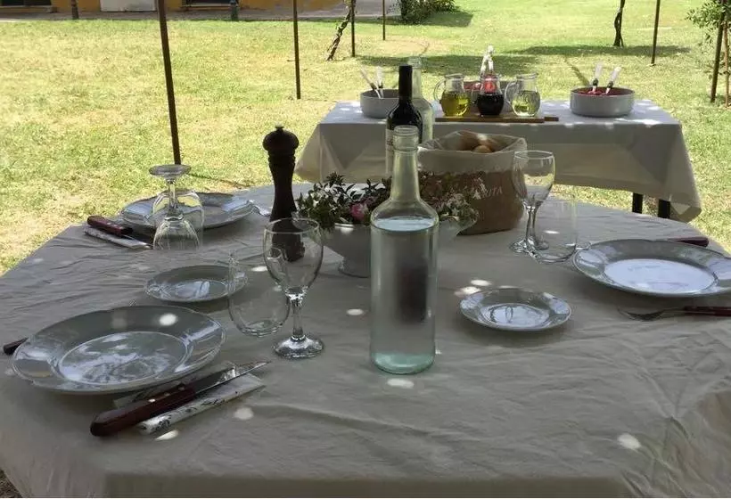 ホテル Estancia La Margarita