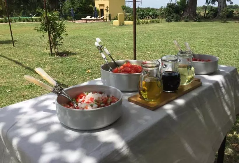 ホテル Estancia La Margarita