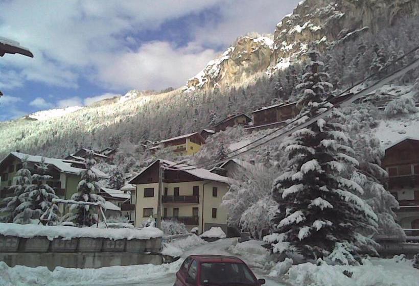 בית מלון כפרי Gardenia