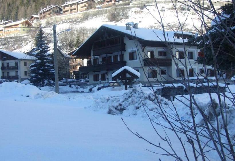 בית מלון כפרי Gardenia