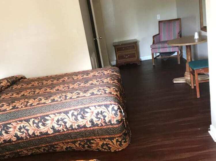 酒店 Park N Stay Inn