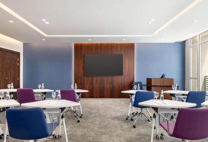 ホテル Mercure Riyadh Al Anoud