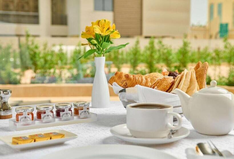 ホテル Mercure Riyadh Al Anoud