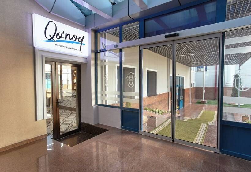 هتل Qonoq Railway