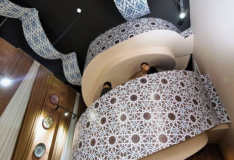 هتل Qonoq Railway