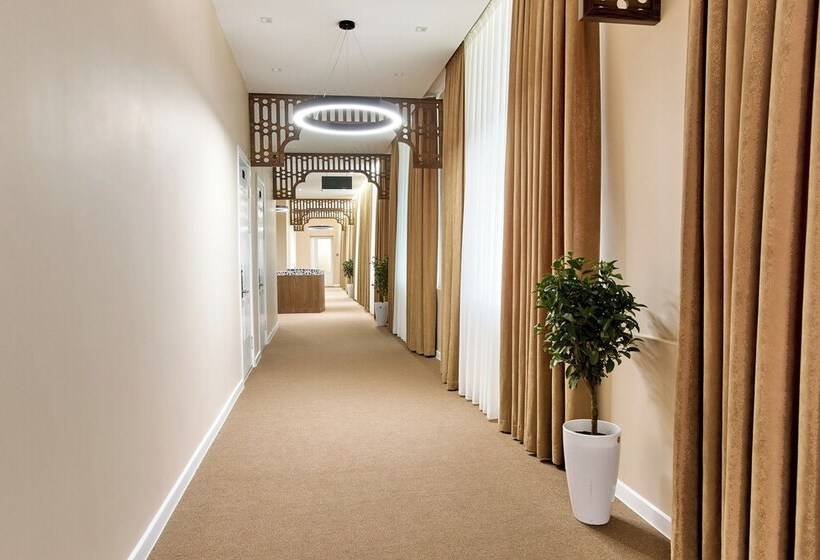 هتل Qonoq Railway