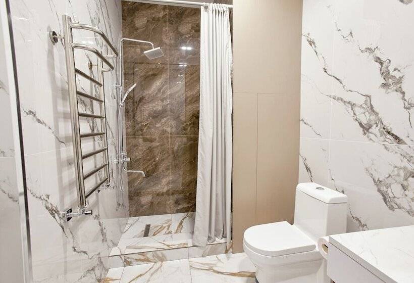 هتل Qonoq Railway