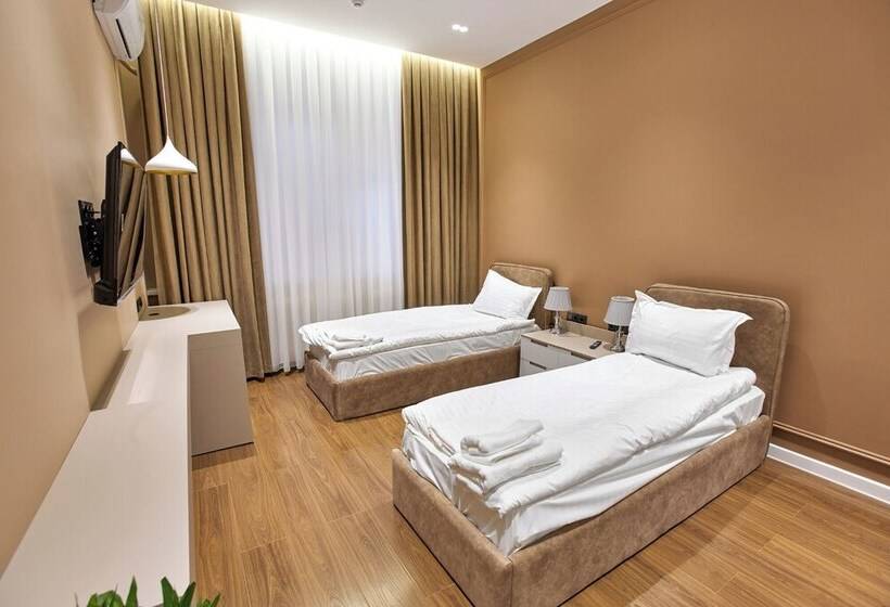 هتل Qonoq Railway