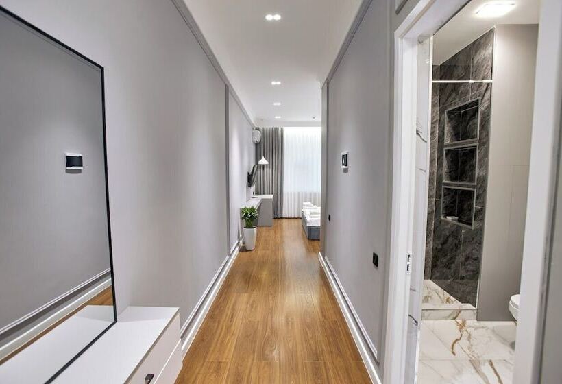 هتل Qonoq Railway