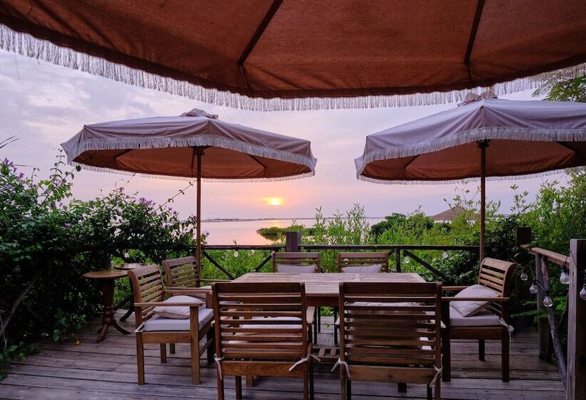 پانسیون Souimanga Lodge