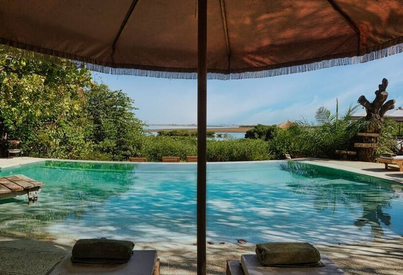 پانسیون Souimanga Lodge