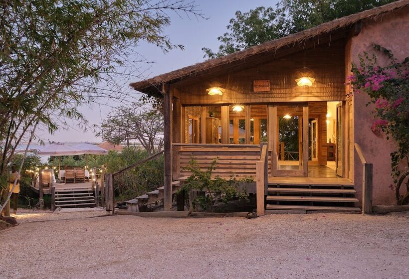 پانسیون Souimanga Lodge