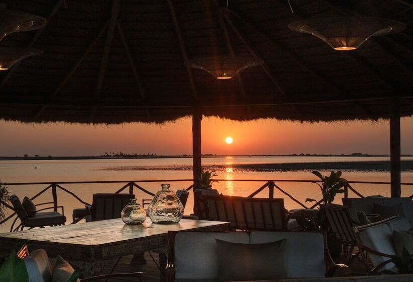 پانسیون Souimanga Lodge