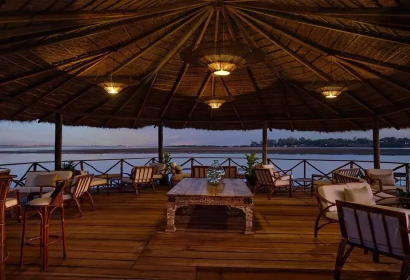 پانسیون Souimanga Lodge