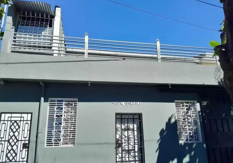 هتل Hostal Venezuela