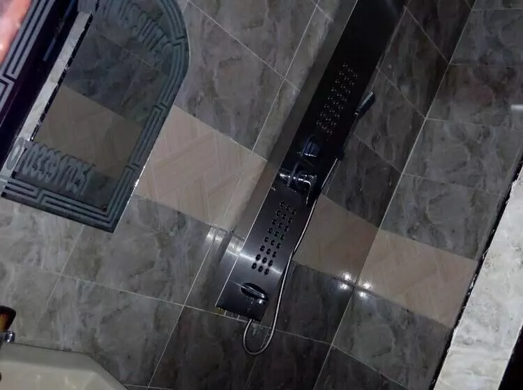 هتل Maximus Suites
