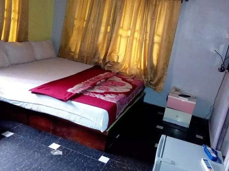 هتل Maximus Suites