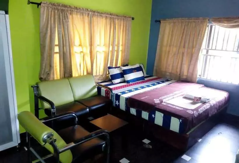 هتل Maximus Suites