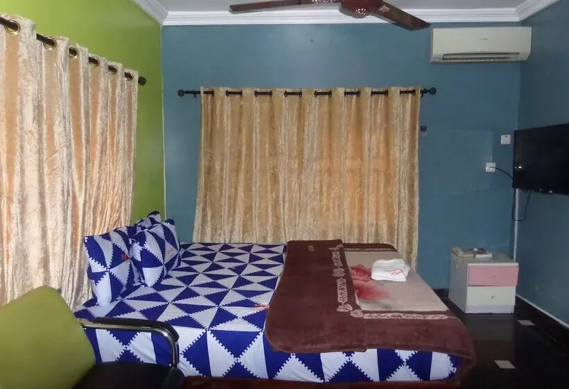 هتل Maximus Suites