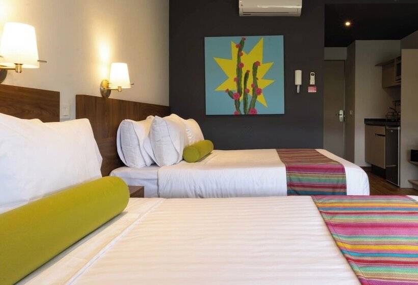 Отель Estancias Vive MX El Marques