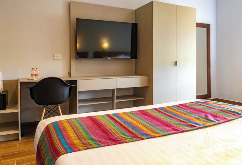 Отель Estancias Vive MX El Marques