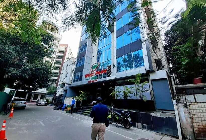 هتل West Park Inn