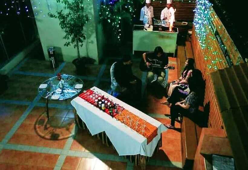 هتل West Park Inn