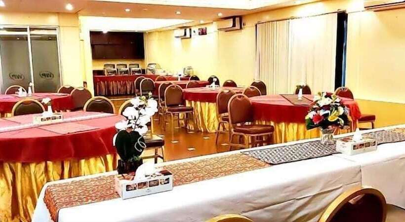 هتل West Park Inn