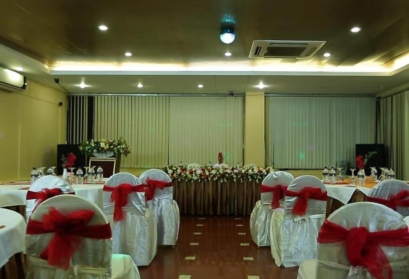 هتل West Park Inn