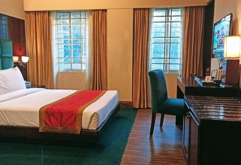 هتل West Park Inn