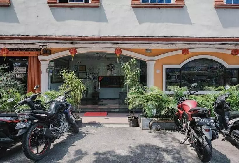 پانسیون Reddoorz Near Nagoya Hill Mall Batam 5