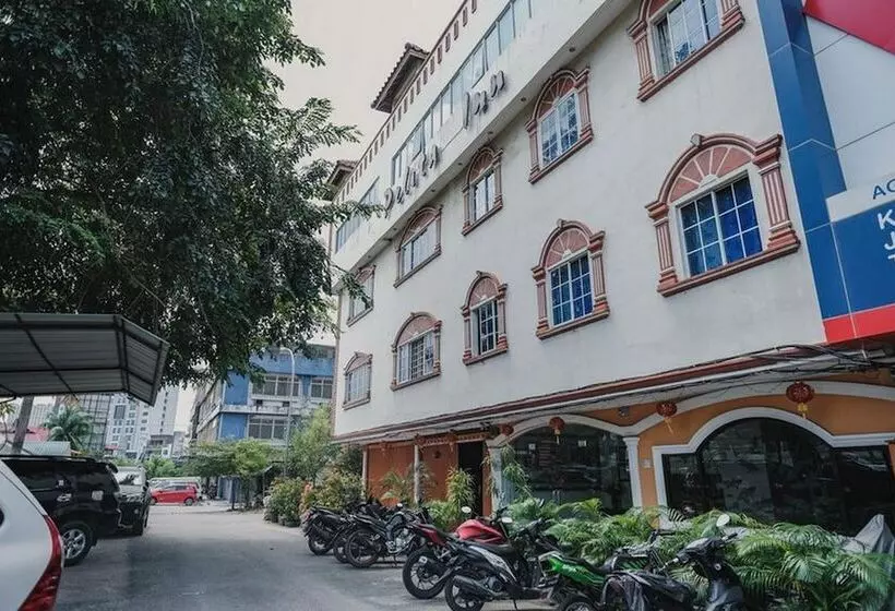 پانسیون Reddoorz Near Nagoya Hill Mall Batam 5