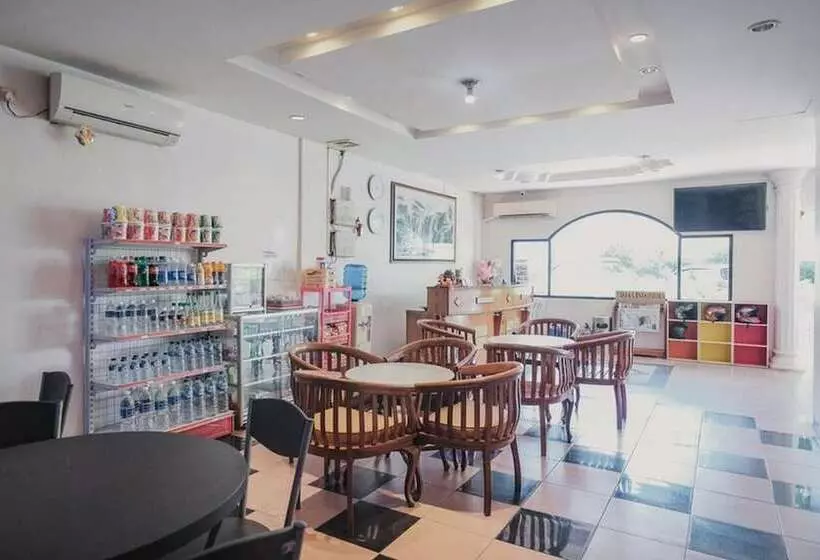 پانسیون Reddoorz Near Nagoya Hill Mall Batam 5