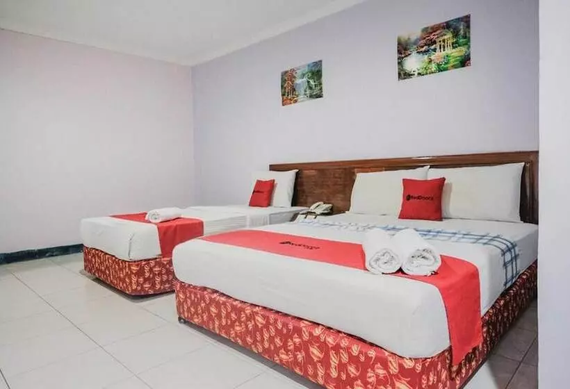 پانسیون Reddoorz Near Nagoya Hill Mall Batam 5
