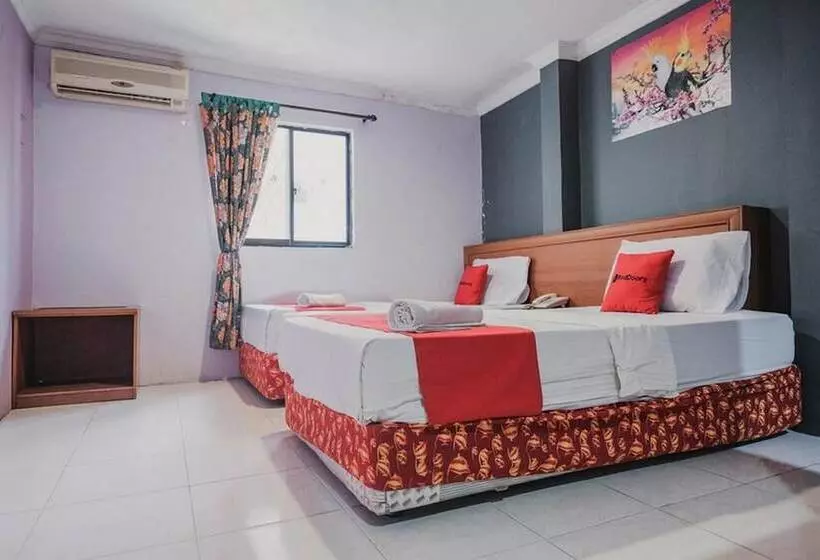 پانسیون Reddoorz Near Nagoya Hill Mall Batam 5