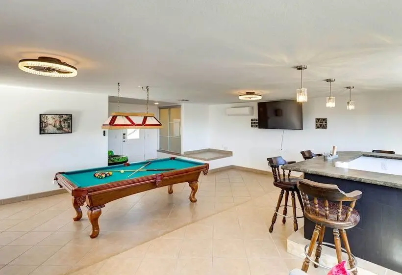 Lake Havasu Home W/ Heated Pool & Putting Green
