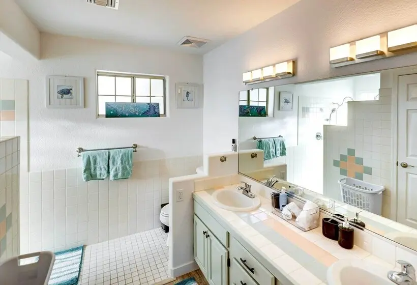 Lake Havasu Home W/ Heated Pool & Putting Green