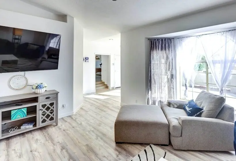 Lake Havasu Home W/ Heated Pool & Putting Green